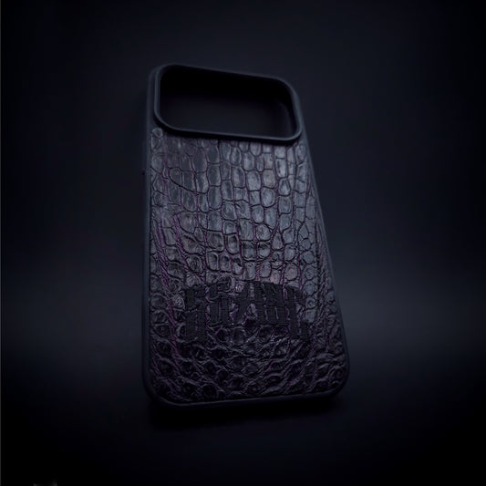 FUNDA / CASE / CARCASA IMPERIAL PLUM – COCODRILO GENUINO CORTE BELLY CON BORDADO DE AUTOR - FCB361M