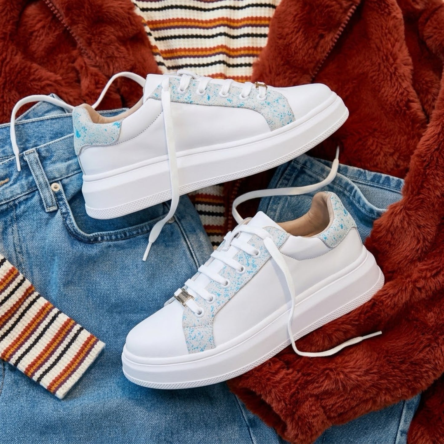 SNEAKERS CASUAL ARIA SPLATTER BLUE – PIEL VACUNA & GAMUZA ARTÍSTICA - SNG038H