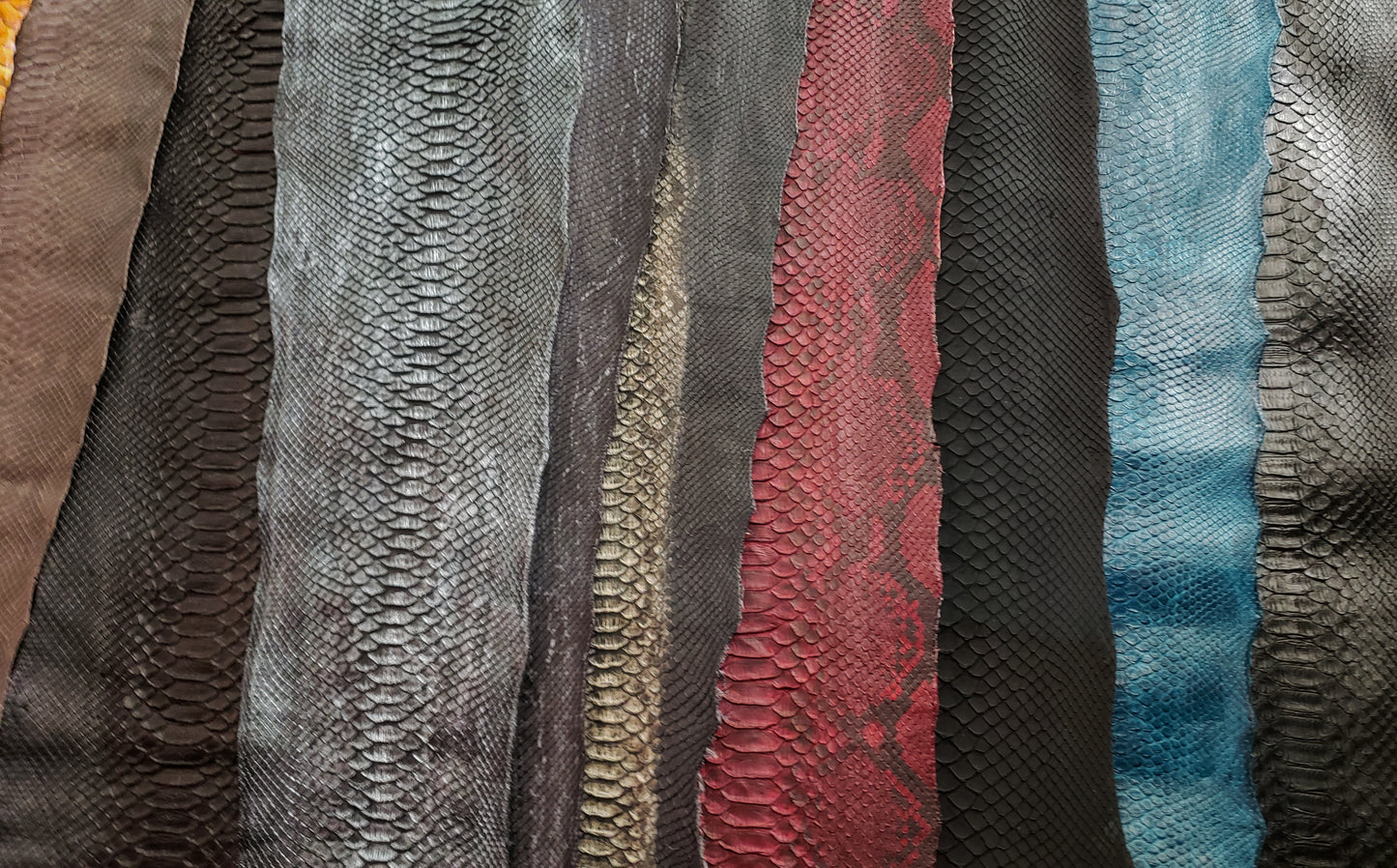 FUNDA / CASE / CARCASA PARA CELULAR EN PIEL / CUERO EXÓTIC DE SERPIENTE PITÓN CORTE BACK (LOMO) - FQA012K