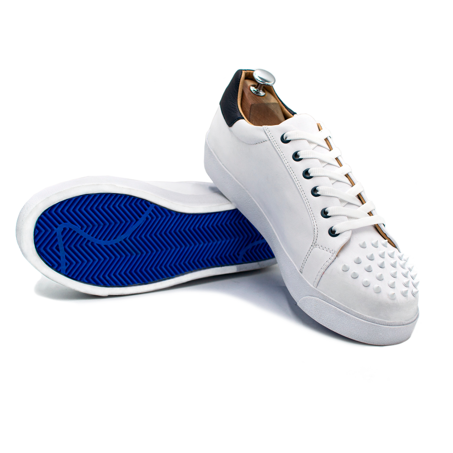 TENIS SNEAKERS EN PIEL DE BECERRO ITALIANO BLANCO Y AZUL CON ESTOPEROLES - WOQ012J