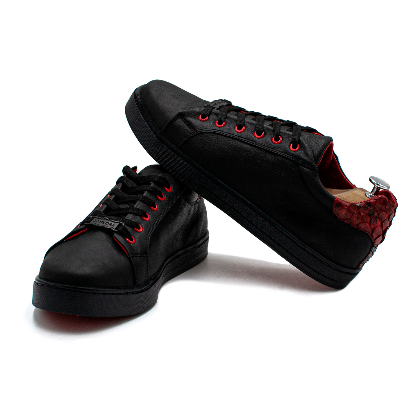 TENIS SNEAKERS EN PIEL DE BECERRO ITALIANO CON PITÓN ROJO - WOQ912K