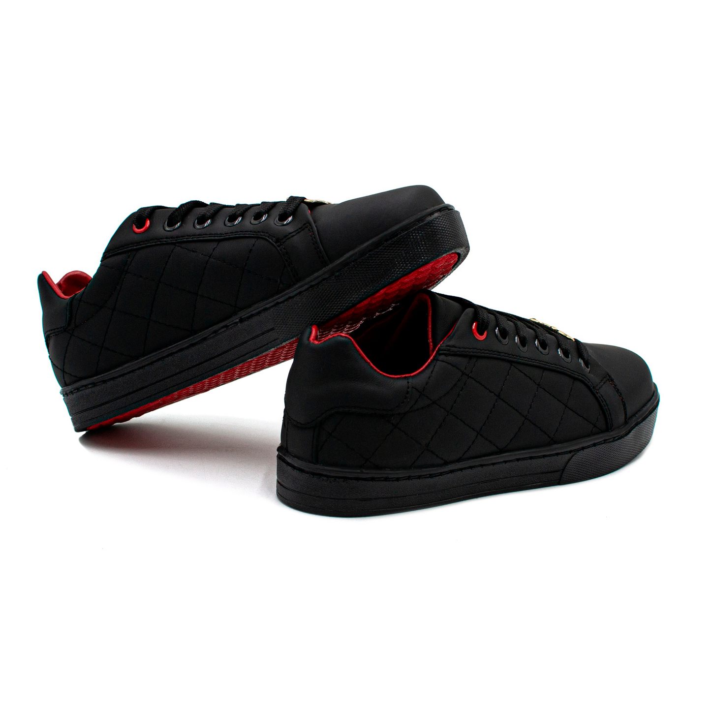 TENIS SNEAKERS NEGROS CAPITONADOS CON OJILLO ROJO CON NEGRO - KOQ091L