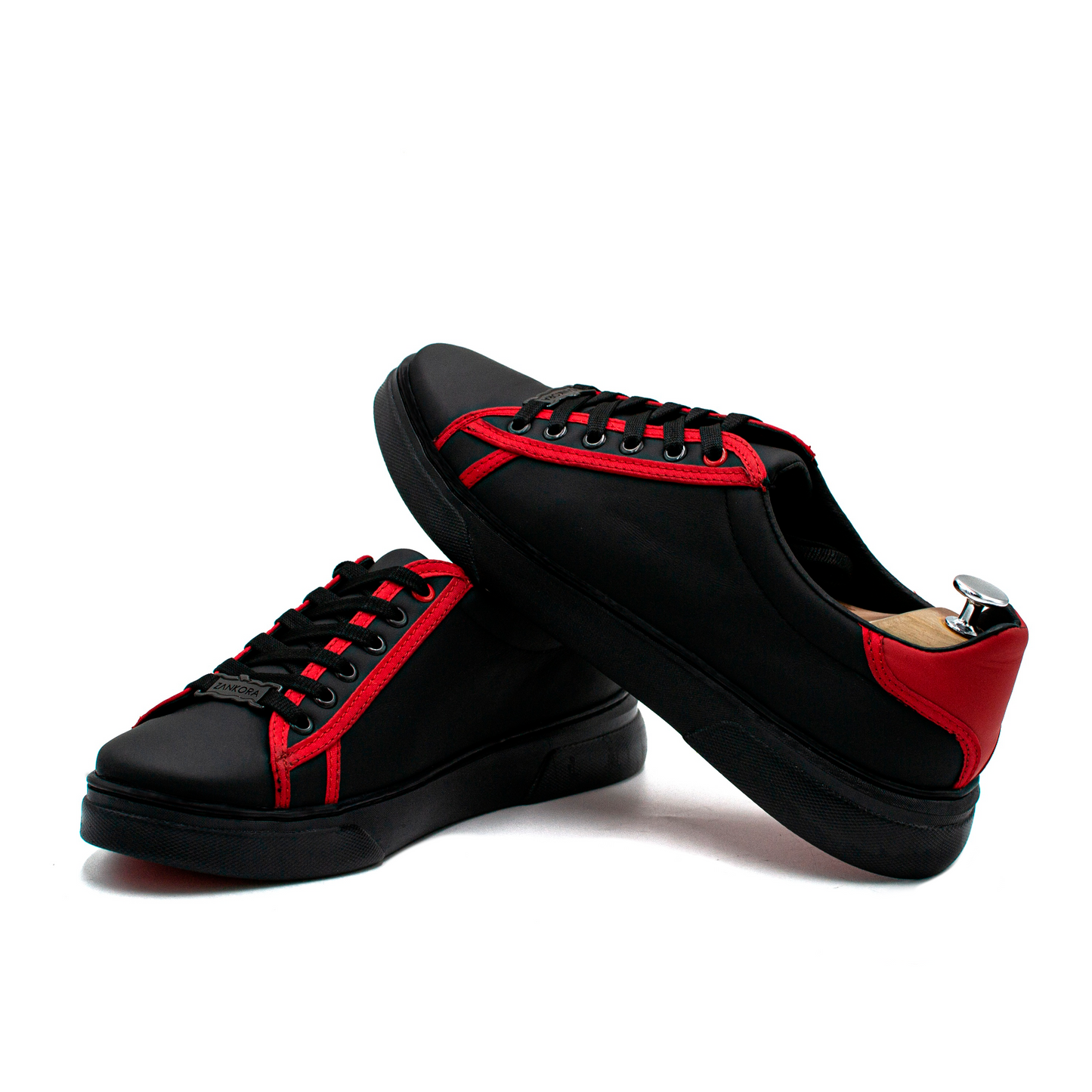 TENIS SNEAKERS YEYETZI DE BECERRO ITALIANO CON APLICACIONES ROJAS - FEO3904K