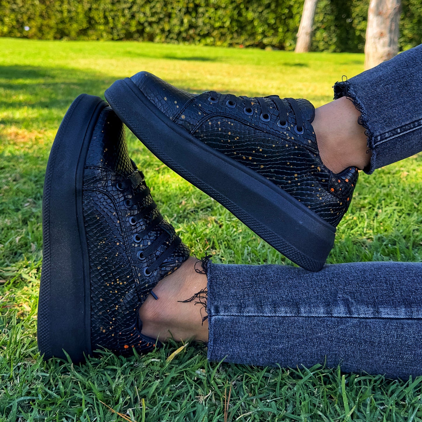 TENIS SNEAKERS EN PIEL RES GRABADA FULL DE PITÓN - LOP023