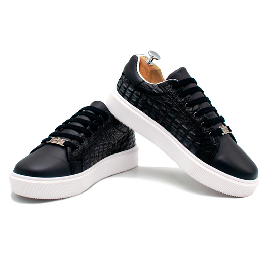 TENIS SNEAKERS 100% PIEL LISA NEGRA CON GRABADO DE LOMO DE COCODRILO EN - TCI912