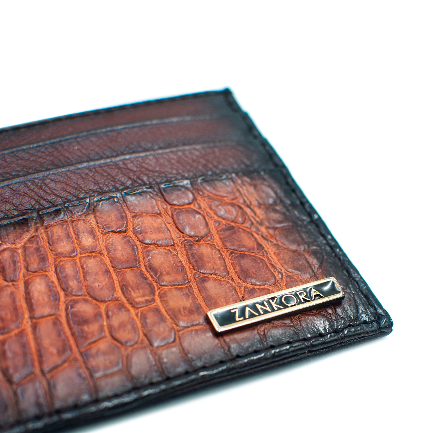 TARJETERO EN PIEL EXÓTICA DE COCODRILO COLOR CAFÉ - TOP304