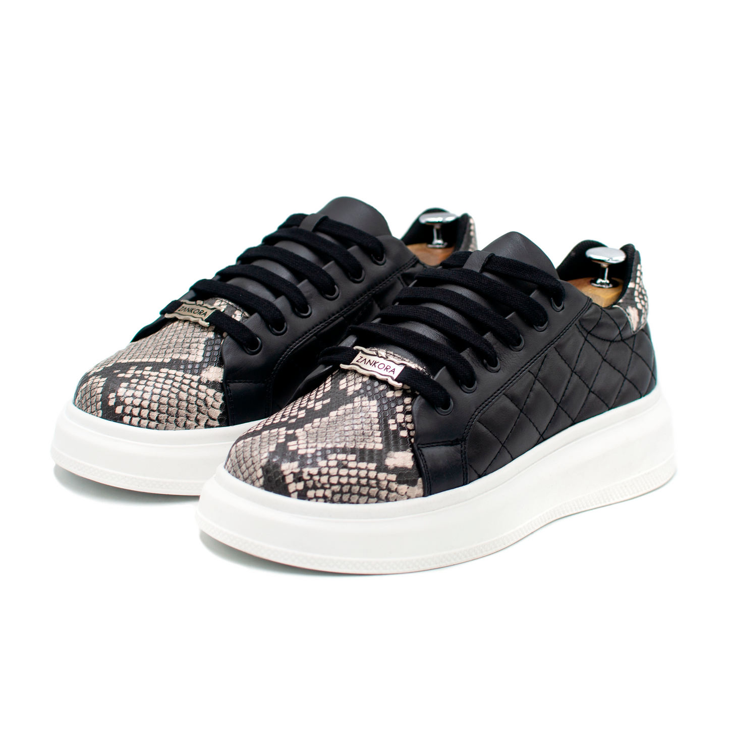 TENIS SNEAKERS EN PIEL GENUINA DE BECERRO CAPITONADO CON GRABADO DE PITÓN (BLANCO/NEGRO) - JOP203