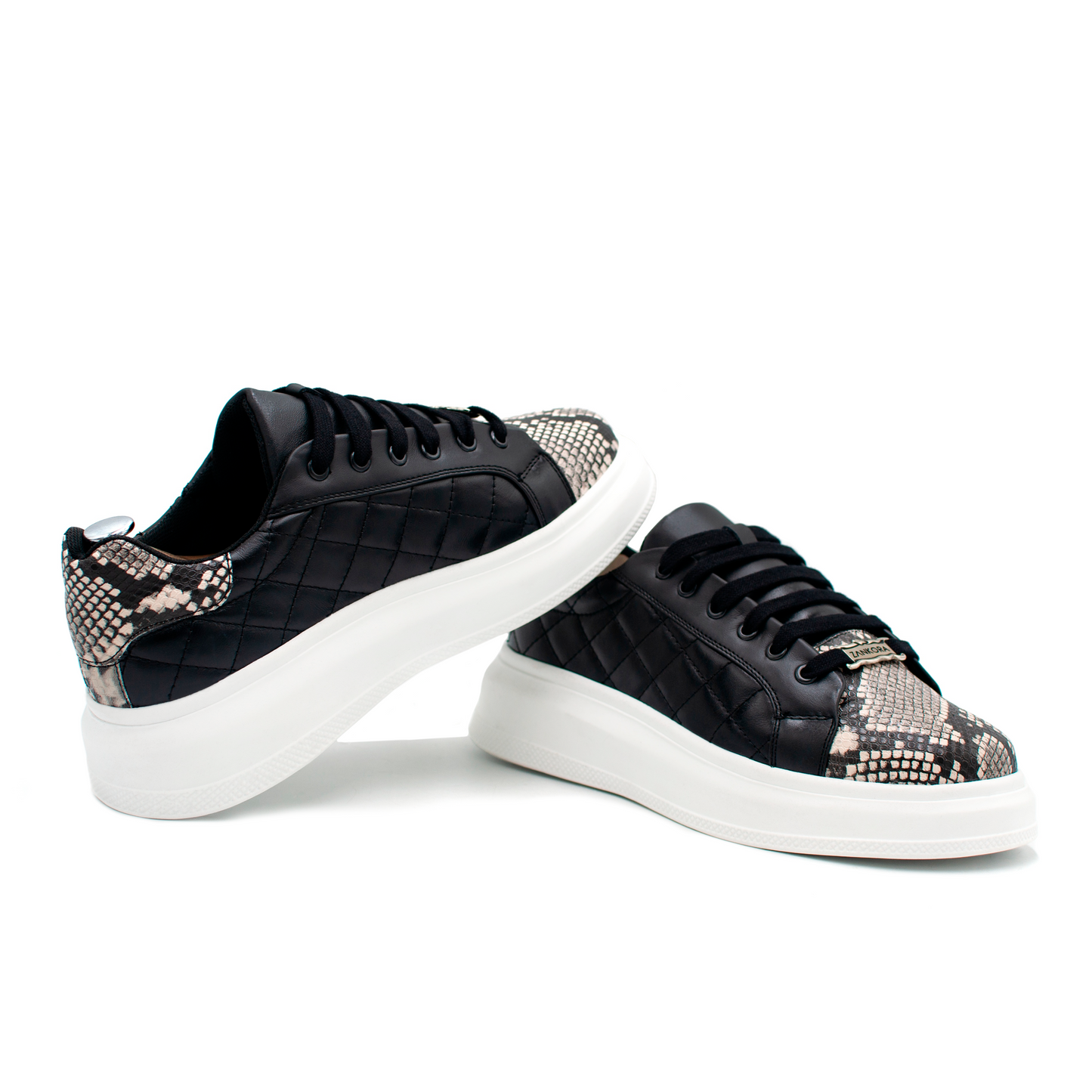 TENIS SNEAKERS EN PIEL GENUINA DE BECERRO CAPITONADO CON GRABADO DE PITÓN (BLANCO/NEGRO) - JOP203