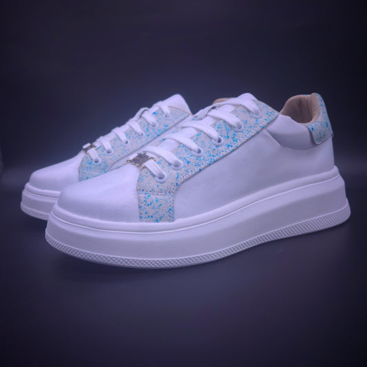 SNEAKERS CASUAL ARIA SPLATTER BLUE – PIEL VACUNA & GAMUZA ARTÍSTICA - SNG038H