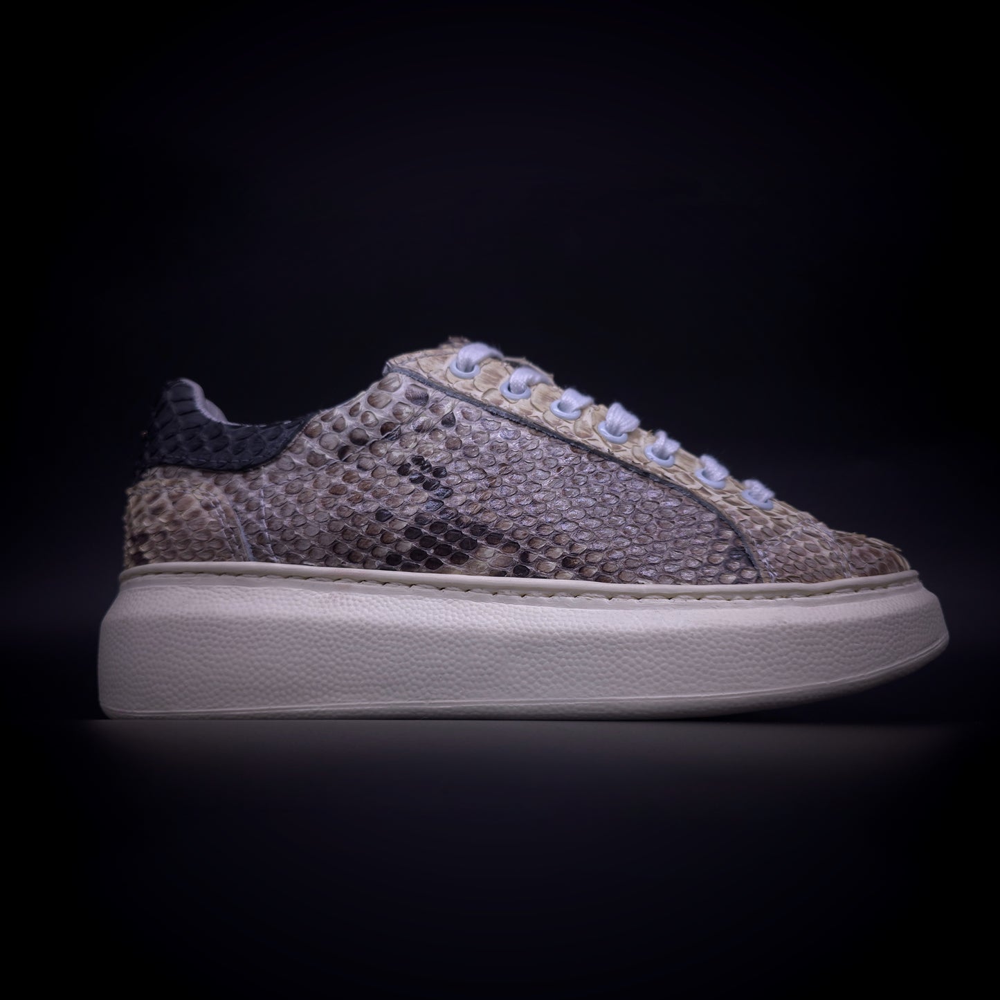 TENIS SNEAKERS PARA DAMA / SUELA TIPO PLATAFORMA MOD. ARIA NATURAL – COMPLETAMENTE DE SERPIENTE PITÓN - DMN936F