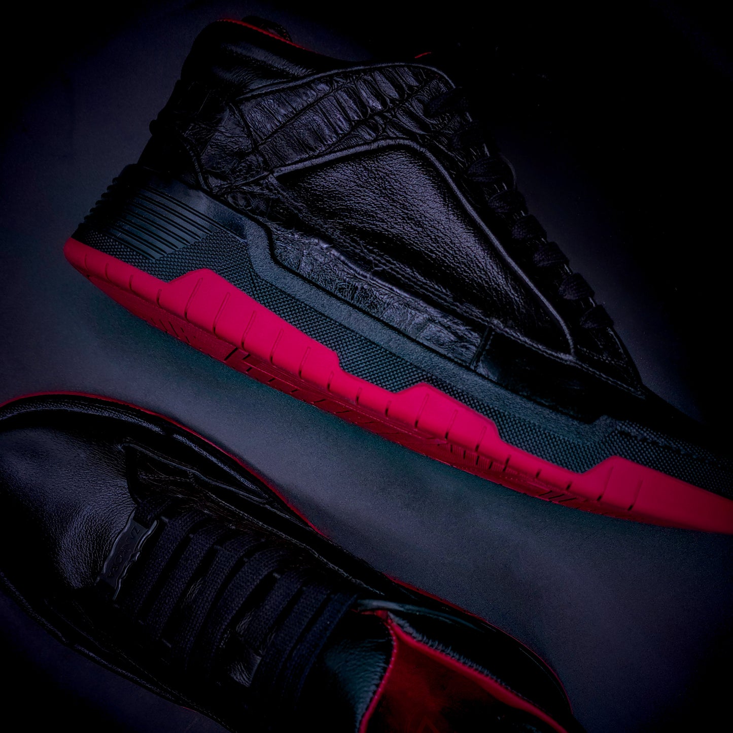 TENIS SNEAKERS TIPO BOTIN URBANO ARIES STEALTH – BORREGO PELIBUEY & COCODRILO GENUINO - BHT974R