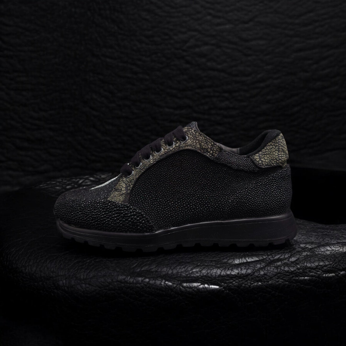 TENIS SNEAKERS DEPORTIVOS COMPLETAMENTE DE MANTARRAYA AUTÉNTICA Y ELEFANTE MOD. JAIRO 2.0 - ZKJG8G3G