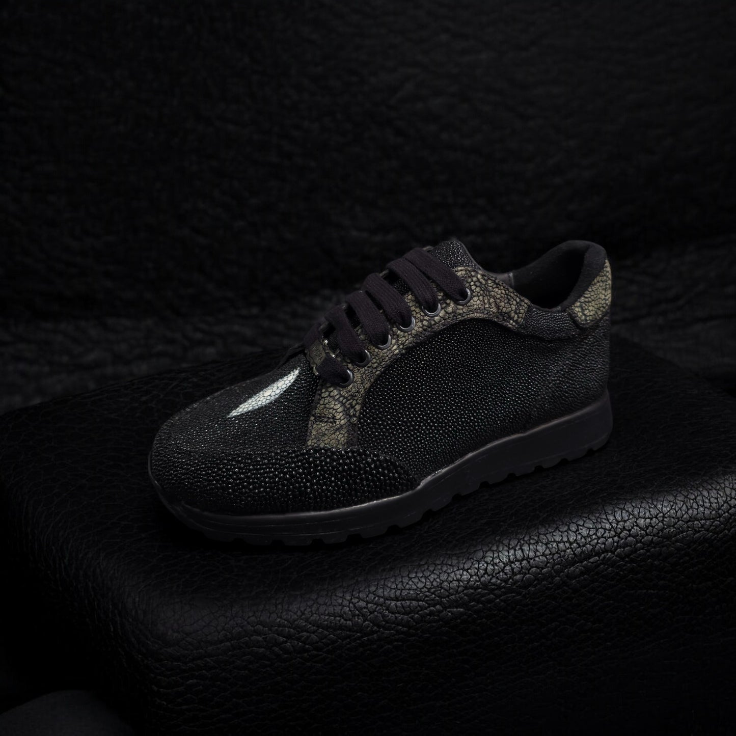TENIS SNEAKERS DEPORTIVOS COMPLETAMENTE DE MANTARRAYA AUTÉNTICA Y ELEFANTE MOD. JAIRO 2.0 - ZKJG8G3G