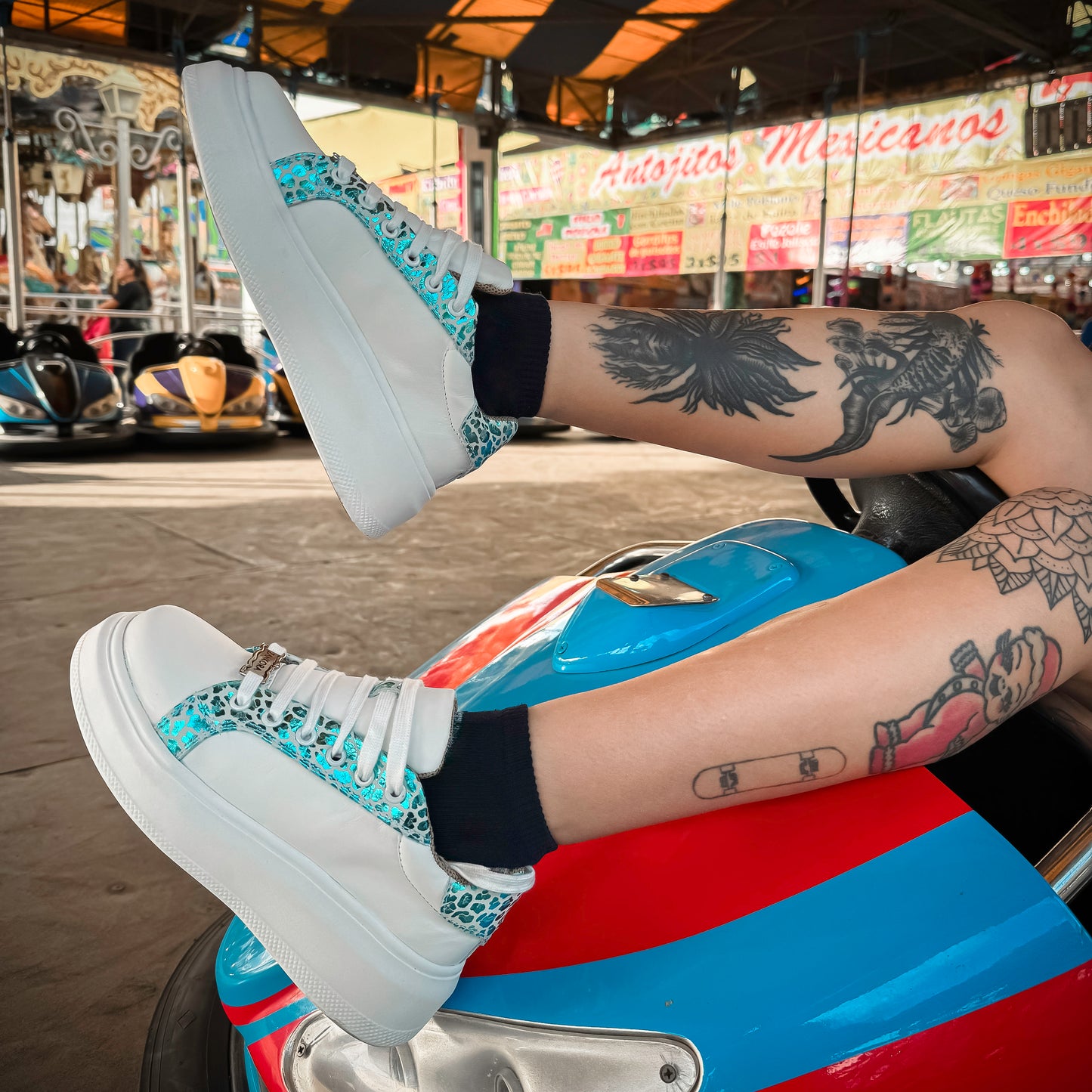 TENIS SNEAKER PARA DAMA EN PIEL CABRA LÍNEA "COLORS" CON PIEL DE BECERRO BLANCO - POW093J