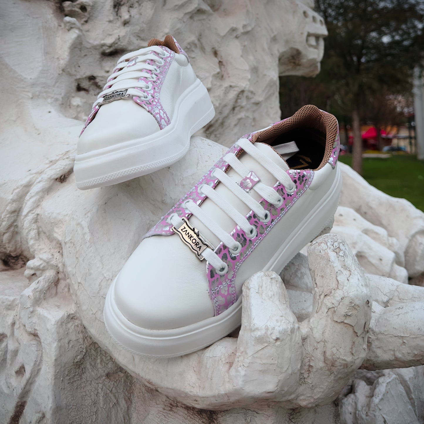 TENIS SNEAKER PARA DAMA EN PIEL CABRA LÍNEA "COLORS" CON PIEL DE BECERRO BLANCO - POW093J