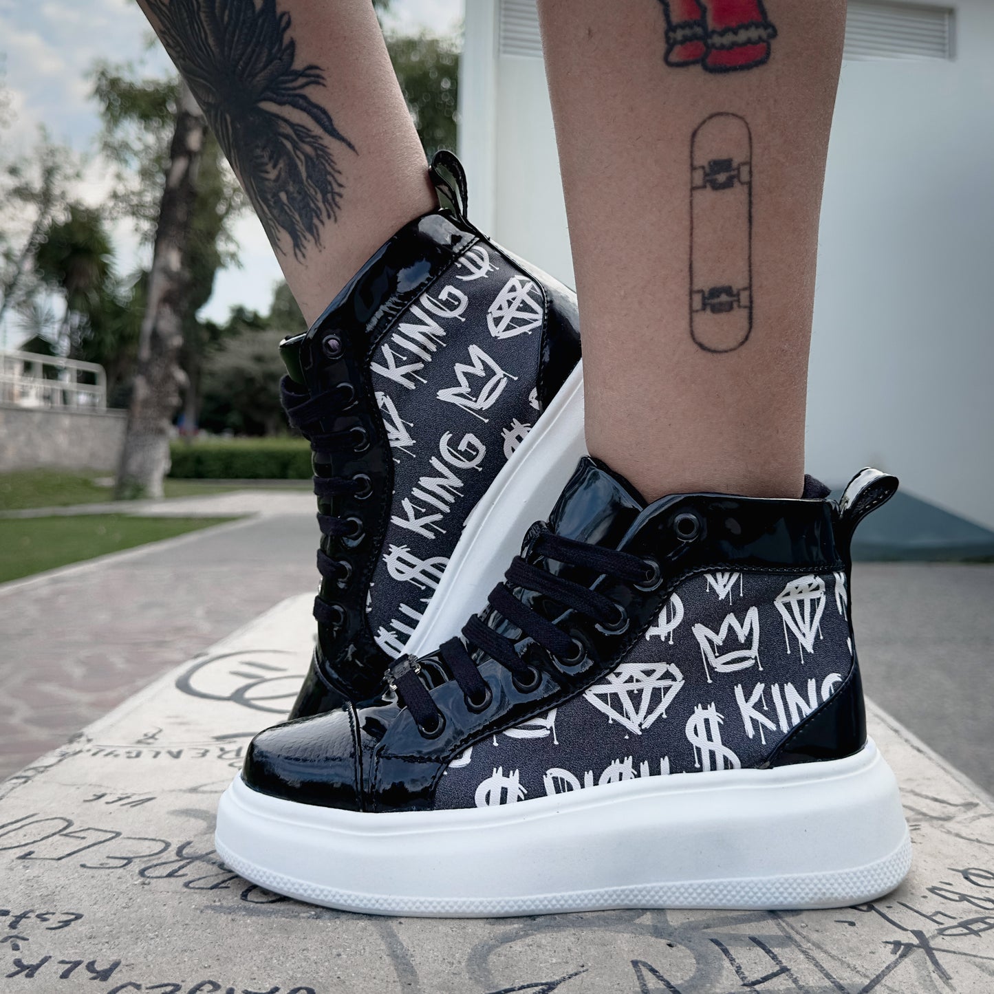 TENIS BOTIN DE PIEL CHAROL CON LATERALES "KING" - CH08GLK