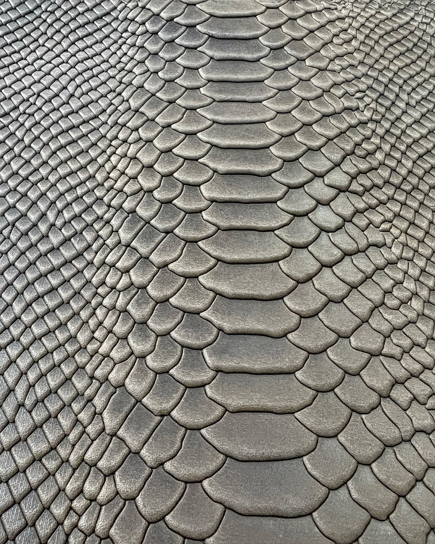 FUNDA / CASE / CARCASA PARA CELULAR EN PIEL / CUERO VACUNO GRABADO DE PITÓN - UFX781T