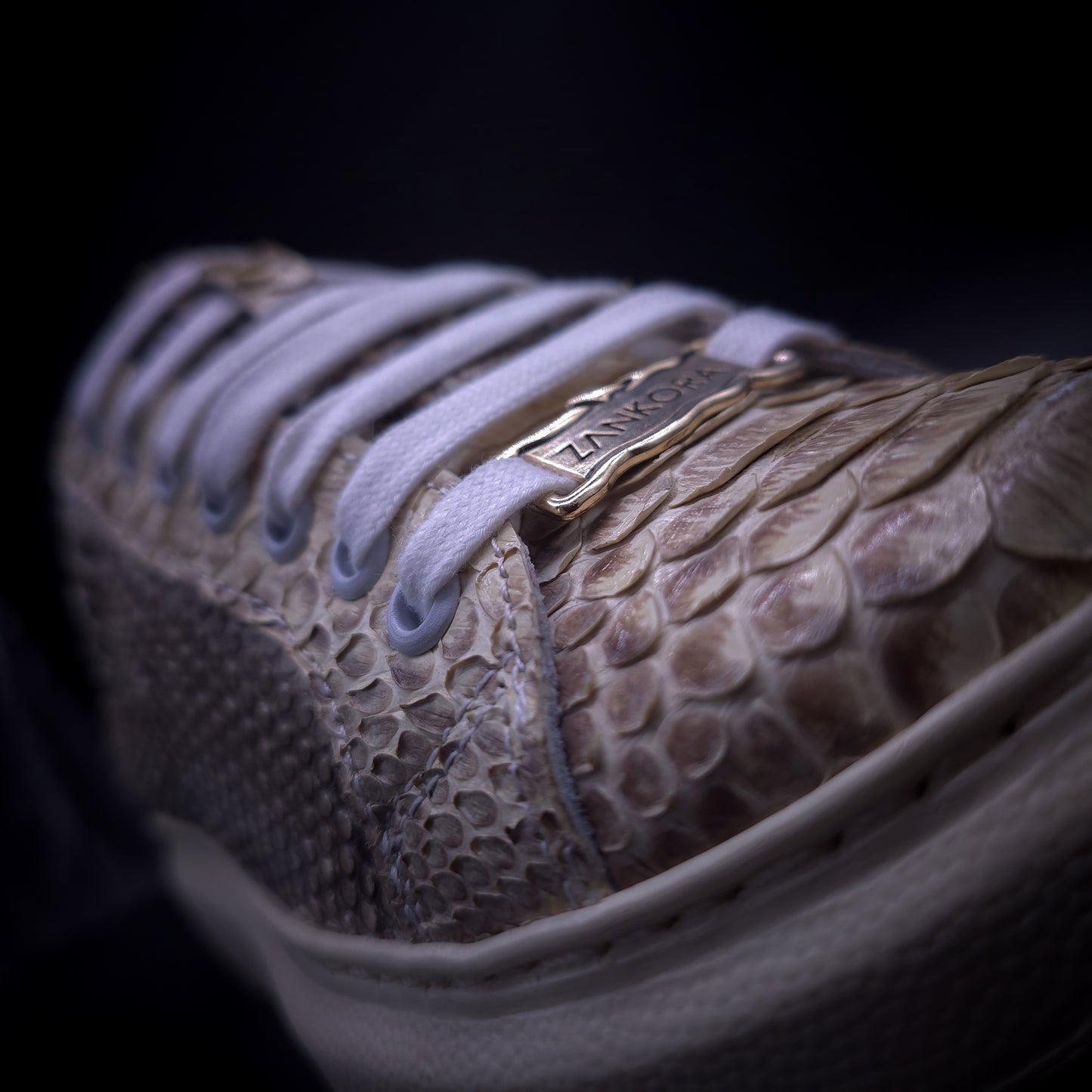TENIS SNEAKERS PARA DAMA / SUELA TIPO PLATAFORMA MOD. ARIA NATURAL – COMPLETAMENTE DE SERPIENTE PITÓN - DMN936F