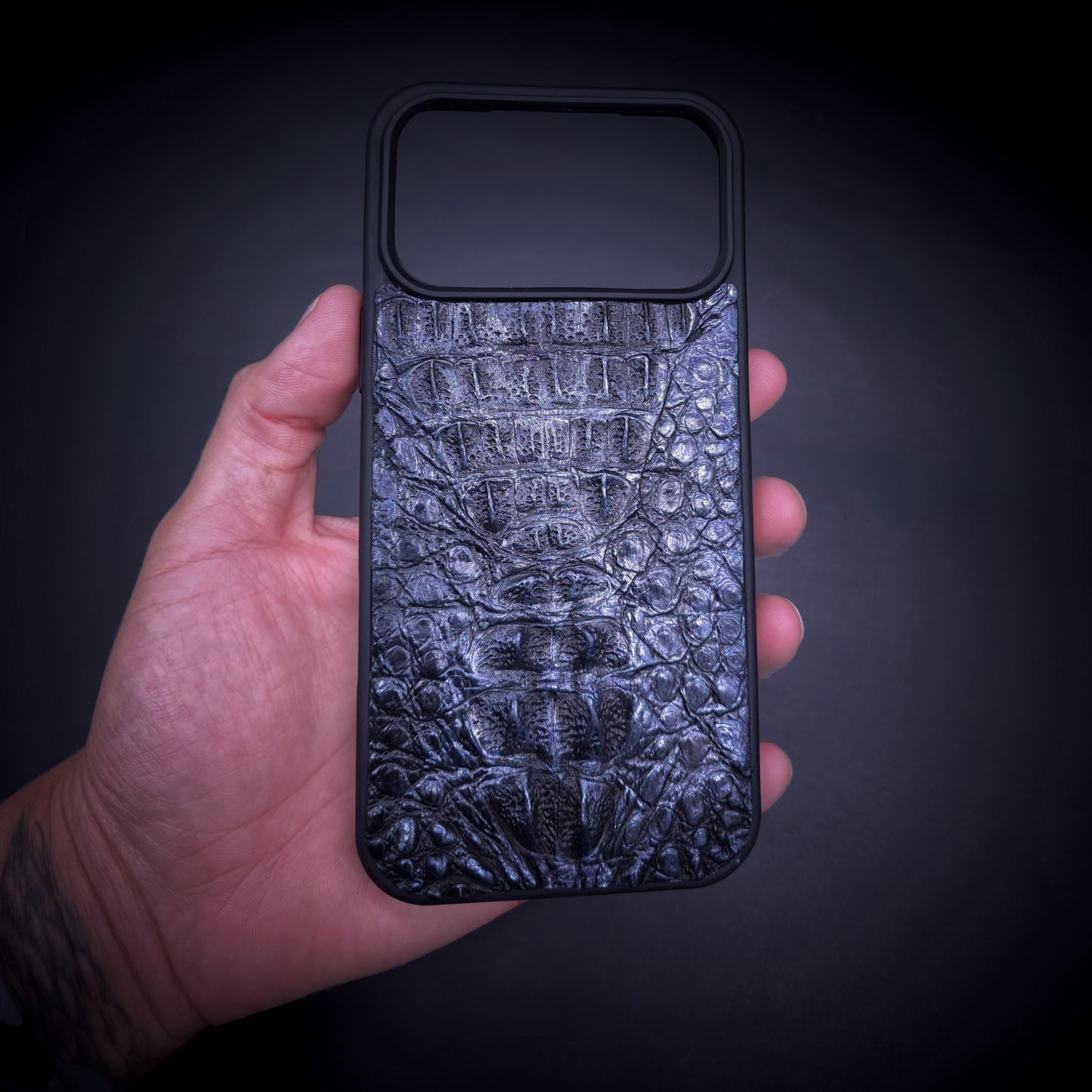 FUNDA / CASE / CARCASA PARA CELULAR – OBSIDIAN NAPE ALLIGATOR - FND387AL - APPLE O ANDROID