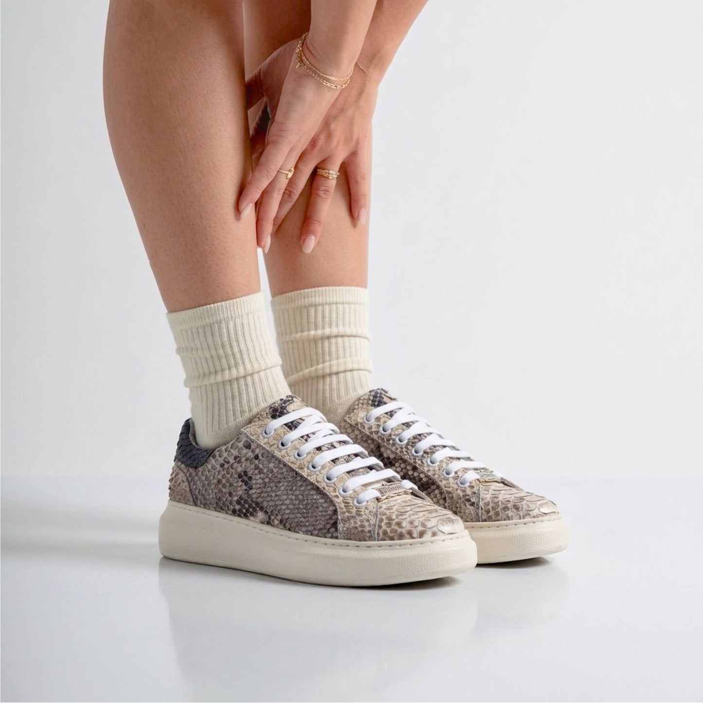 TENIS SNEAKERS PARA DAMA / SUELA TIPO PLATAFORMA MOD. ARIA NATURAL – COMPLETAMENTE DE SERPIENTE PITÓN - DMN936F