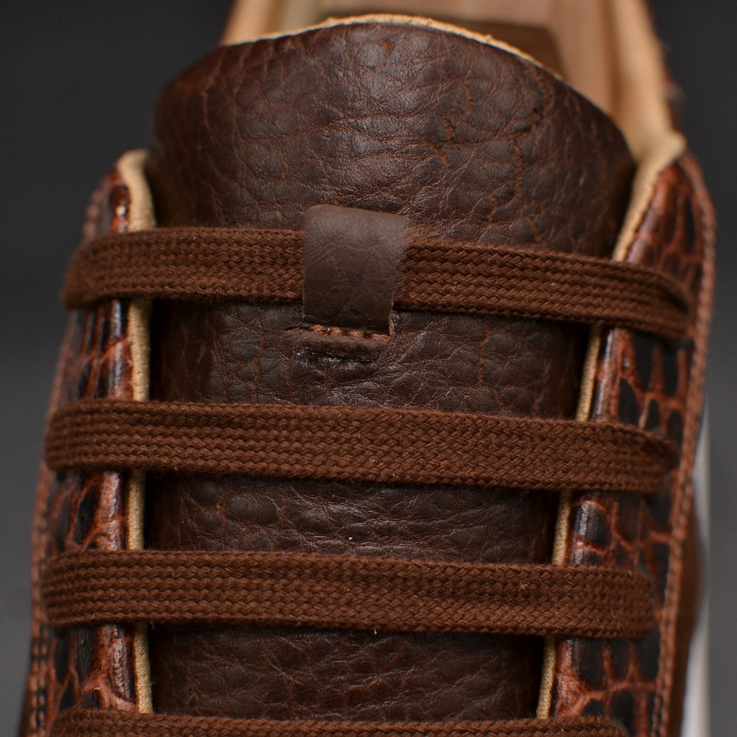 TENIS SNEAKERS MOD. RIVER - COCODRILO ARGENTINO, BISONTE Y GAMUZA CAFÉ RENOVADO 2.0 - ITEH8NK