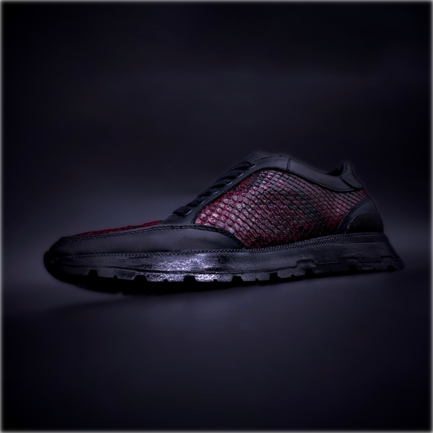 SNEAKERS DE SERPIENTE PITÓN ROJO CON SUELA SPORT TR NERO - SPN149P