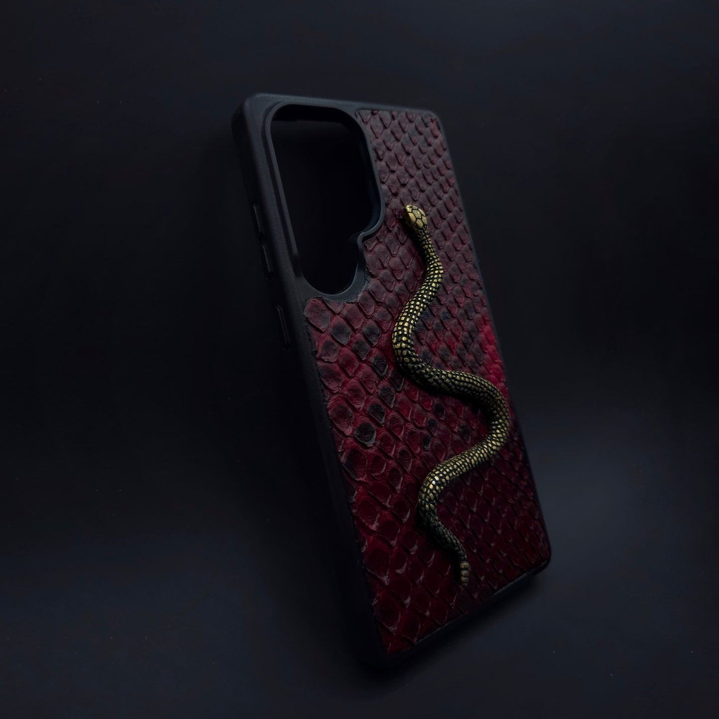 FUNDA / CASE / CARCASA PARA CELULAR EN PIEL / CUERO EXÓTIC DE SERPIENTE PITÓN CORTE BELLY (PANZA) + DIJE Ó HERRAJE- RSZ312T