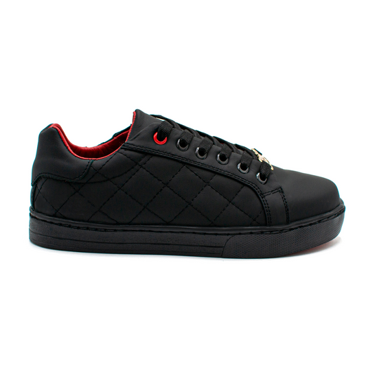 TENIS SNEAKERS NEGROS CAPITONADOS CON OJILLO ROJO CON NEGRO - KOQ091L