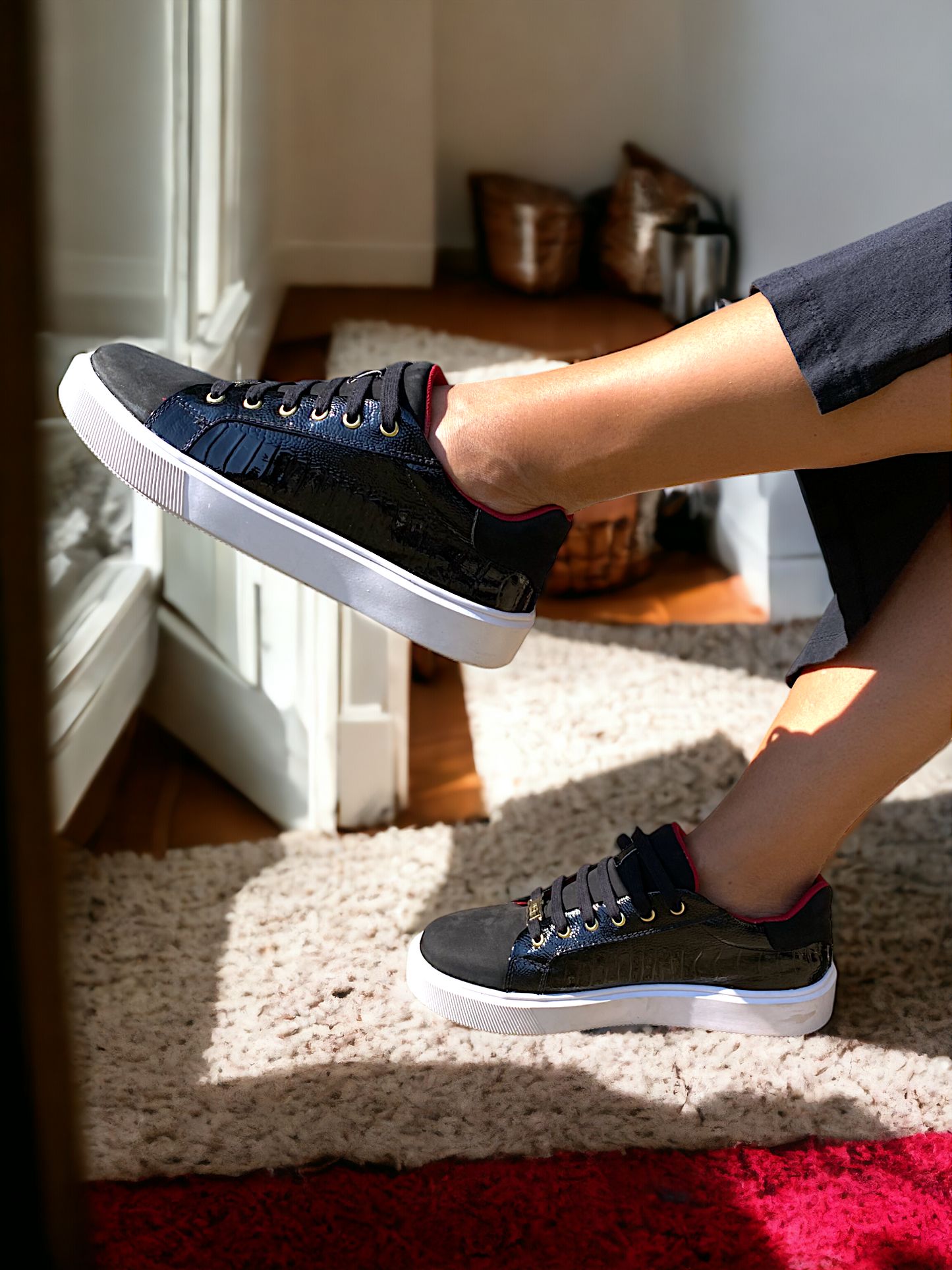 TENIS SNEAKERS EN 100% PIEL CHAROL CON GRABADO DE PATA DE AVESTRUZ CON NOBUCK - TND923