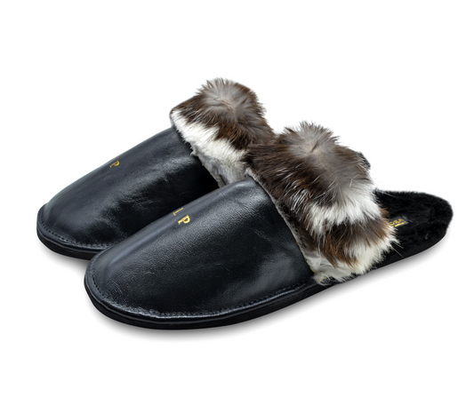 PANTUFLA NEGRA EN PIEL DE RES CON PELO DE CONEJO - AGS234O